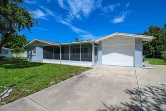 2521 Bismark Way in Sarasota, FL - Building Photo - Building Photo