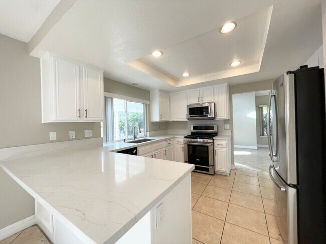440 Yellowstone Cir in Corona, CA - Building Photo - Building Photo