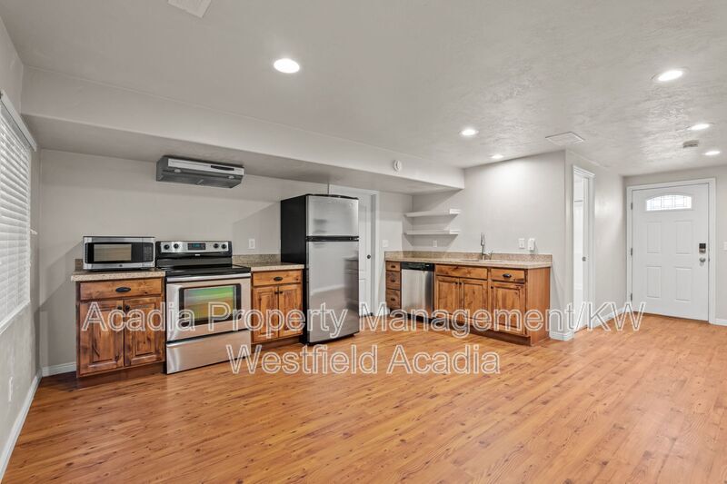 4492 Harvest Moon Dr in South Jordan, UT - Building Photo