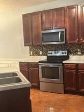 2555 Flat Shoals Rd in College Park, GA - Foto de edificio - Building Photo