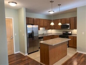 619 8th St SE, Unit 103 in Minneapolis, MN - Building Photo - Building Photo