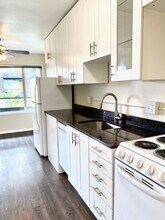 Cap Hill 1 Bedroom in Seattle, WA - Building Photo - Building Photo