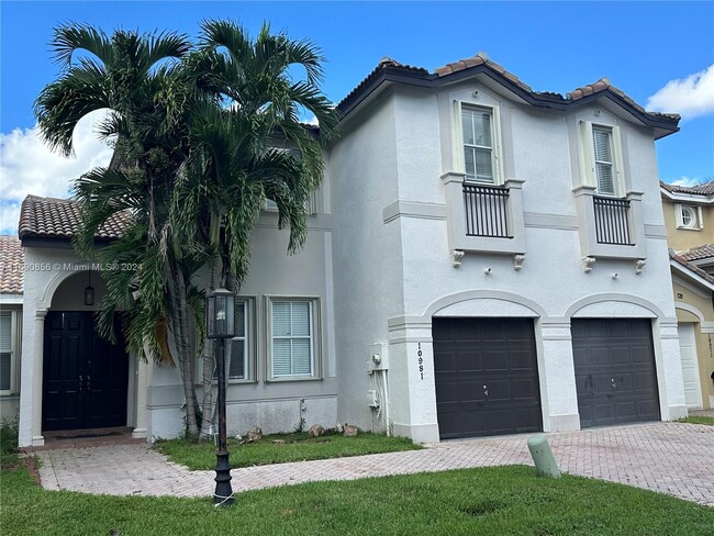 10981 NW 48th Terrace in Doral, FL - Foto de edificio - Building Photo