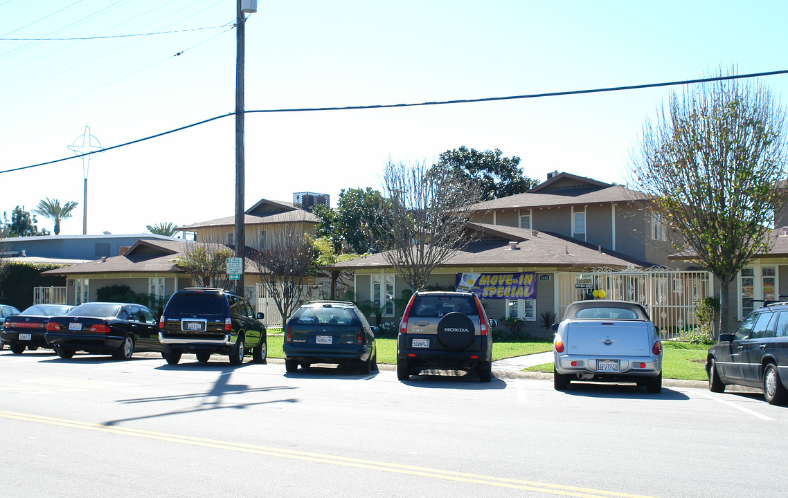 1601 E 15th St in Newport Beach, CA - Building Photo