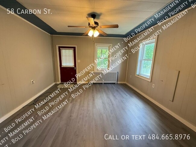 58 Carbon St in Pine Grove, PA - Foto de edificio - Building Photo
