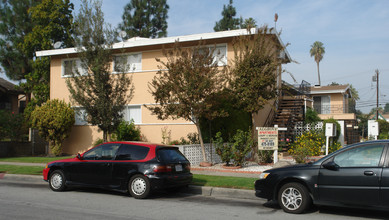 437-440 E Algrove St in Covina, CA - Foto de edificio - Building Photo