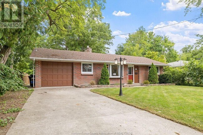 738 Scofield Ave in Windsor, ON - Building Photo - Building Photo