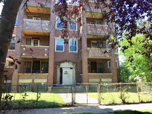 Jumbo Brick 6 Unit in Chicago, IL - Building Photo - Building Photo