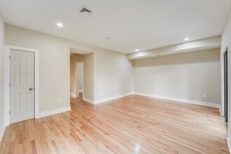 58 Hutton St in Jersey City, NJ - Building Photo - Building Photo