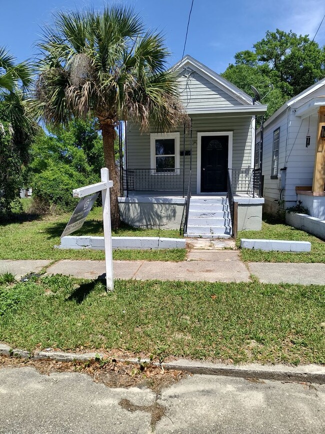510 N G St