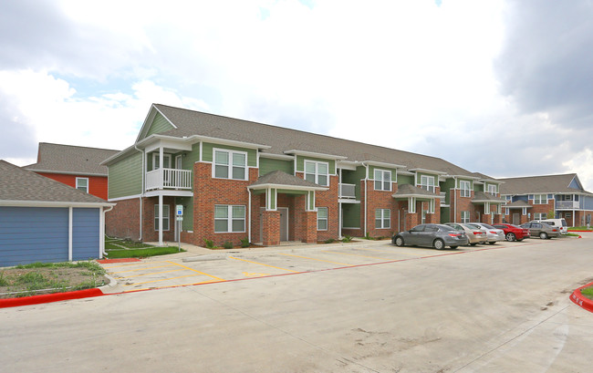 Residences of Solms Village Apartments in New Braunfels, TX - Foto de edificio - Building Photo