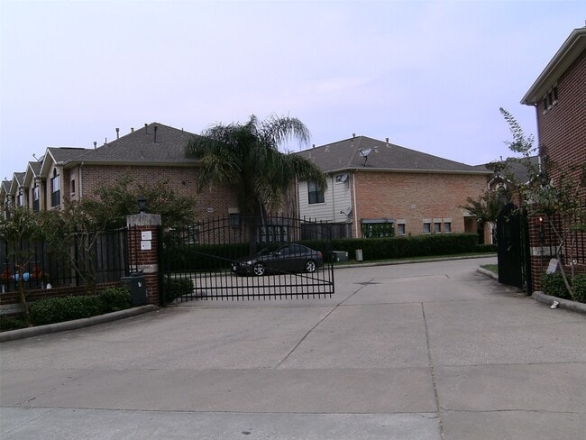 5941 S Loop E in Houston, TX - Building Photo - Building Photo