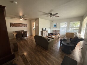 2414 16th St in Bakersfield, CA - Building Photo - Building Photo