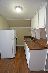 5604 Chaucer Dr photo'