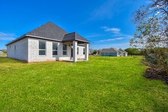 209 Silverleaf Rd in Sweeny, TX - Building Photo - Building Photo