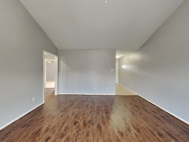 722 E Brown Ln in Deer Park, TX - Building Photo - Building Photo