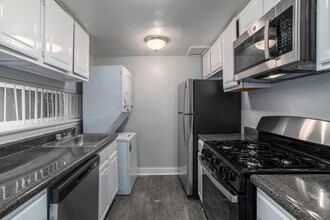 Franklin Square Townhomes in Philadelphia, PA - Foto de edificio - Interior Photo