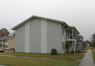 Acadian Manor in Lafayette, LA - Building Photo - Building Photo