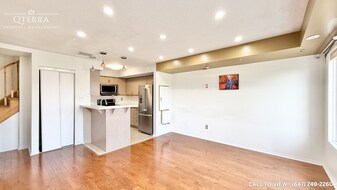 200 Mclevin Av in Toronto, ON - Building Photo