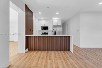 440 NW 30th Terrace in Fort Lauderdale, FL - Building Photo - Building Photo