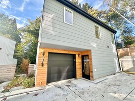 12013 36th Ave NE in Seattle, WA - Building Photo