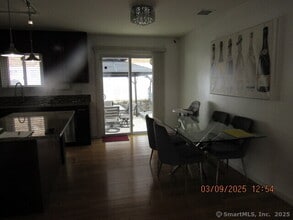 121 High Ridge Rd in Naugatuck, CT - Foto de edificio - Building Photo