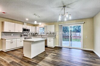 10712 NE 96th St in Vancouver, WA - Building Photo - Building Photo