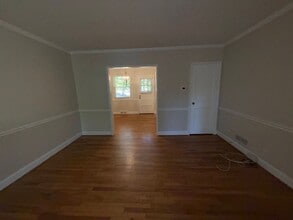 2625 Greenbrier Rd in Winston-Salem, NC - Building Photo - Building Photo