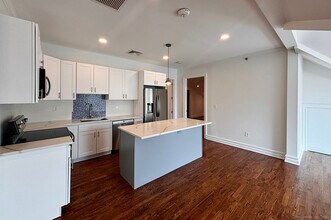 1125 Post Rd in Fairfield, CT - Building Photo - Building Photo