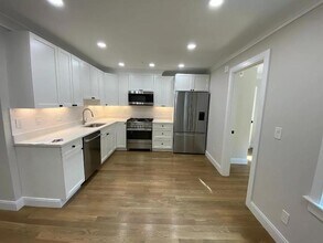 2 Crawford St in Cambridge, MA - Building Photo - Building Photo