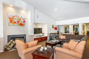 Creekside At Amherst Apartments in Denver, CO - Building Photo