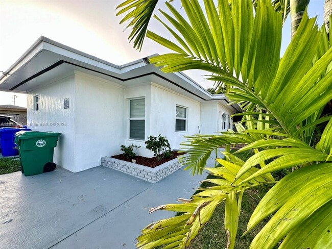 3461 NW 6th St in Miami, FL - Foto de edificio - Building Photo