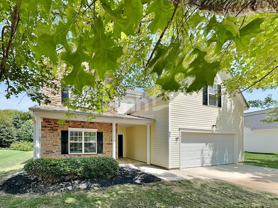 925 Southridge Dr in Monroe, NC - Building Photo
