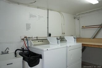 25 Maple St in Norwalk, CT - Building Photo - Building Photo