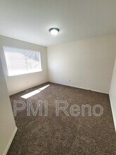 1372 Laser Ct in Sparks, NV - Building Photo - Building Photo