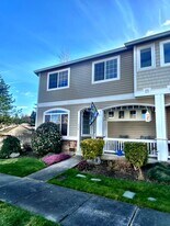 736 Glenmore Loop in Port Orchard, WA - Building Photo