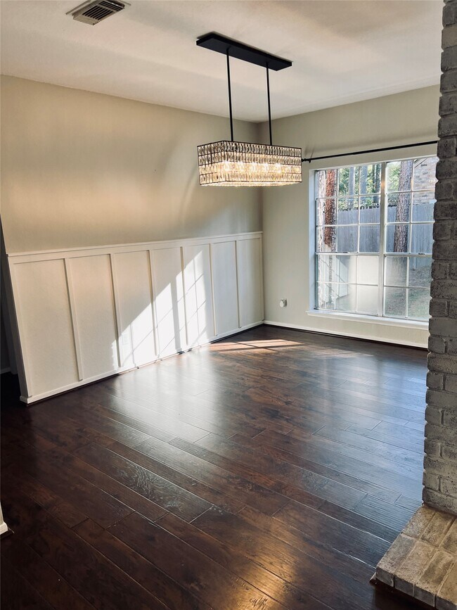 property at 75 E Village Knoll Cir