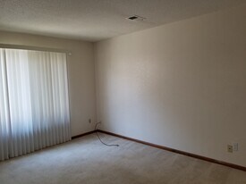 916 44th Ave Ct in Greeley, CO - Building Photo