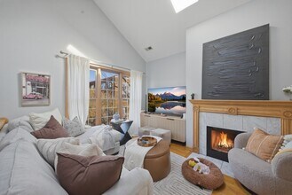 844 N Wood St, Unit 3 in Chicago, IL - Building Photo - Building Photo