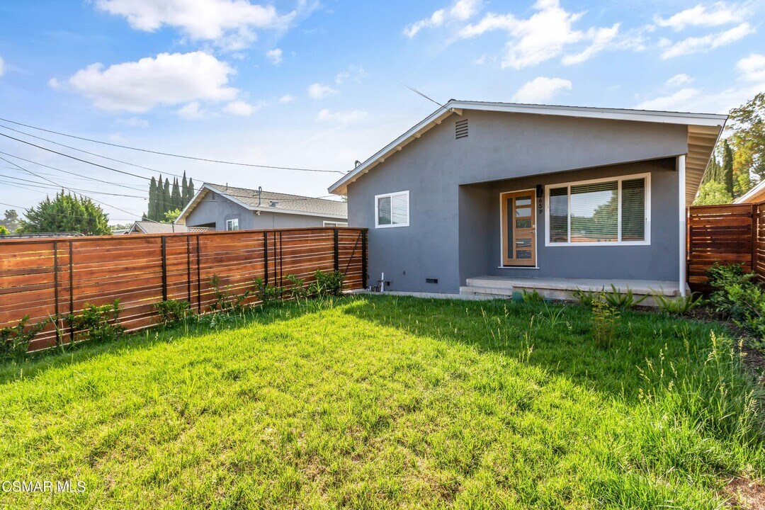 659 Brossard Dr in Thousand Oaks, CA - Building Photo