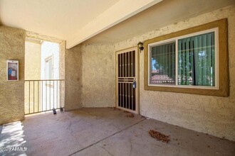 2220 W Dora St in Mesa, AZ - Building Photo - Building Photo