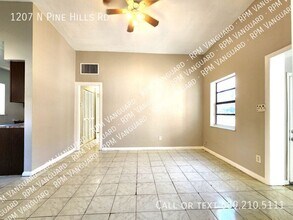 1207 N Pine Hills Rd in Orlando, FL - Building Photo - Building Photo