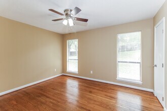 1157 Thompson Rd in Alabaster, AL - Building Photo - Building Photo