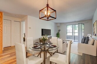 7 Greenbriar Dr, Unit 104 in North Reading, MA - Building Photo - Building Photo