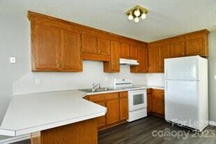 166 Glen-Gar Dr in Lincolnton, NC - Building Photo