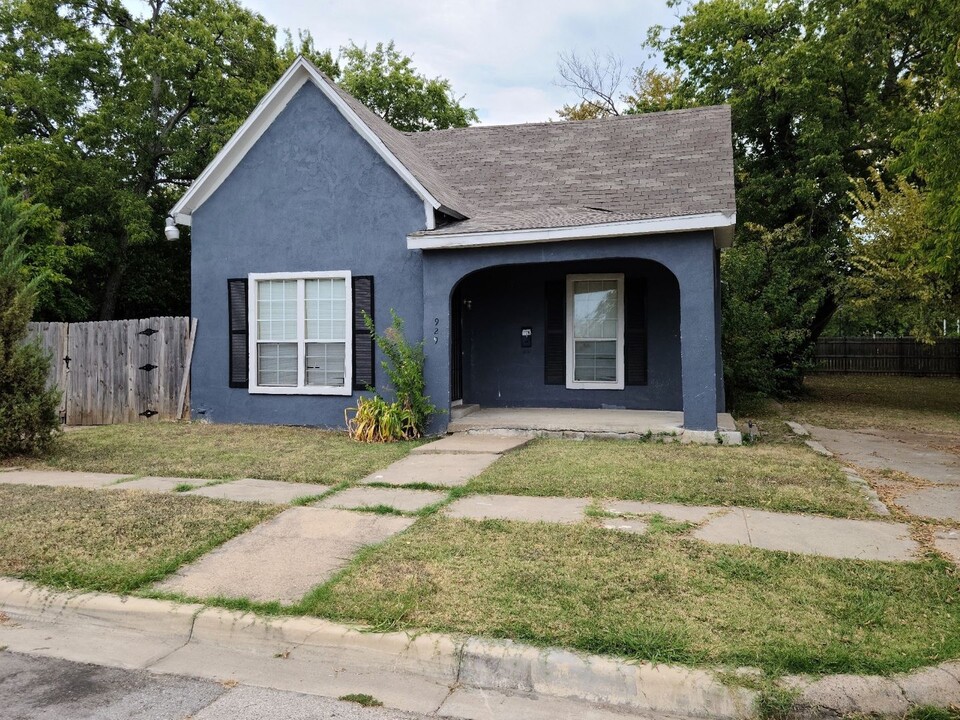 929 E Cannon St in Fort Worth, TX - Building Photo