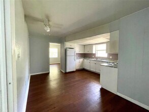 409 1st Ave NE in Largo, FL - Building Photo - Building Photo