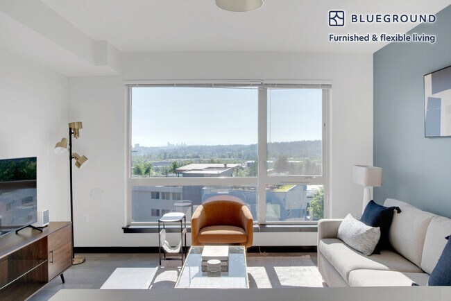 15566 NE 22nd Pl-Unit -FL7-ID424 in Bellevue, WA - Building Photo - Building Photo