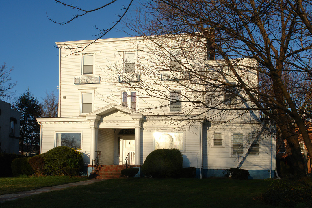 825 Park Ave in Plainfield, NJ - Foto de edificio