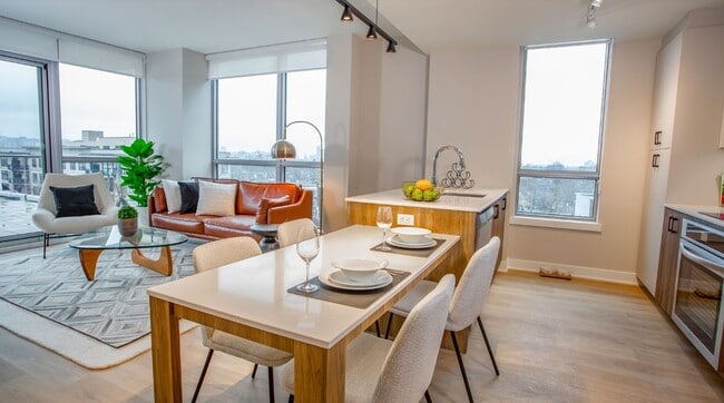 The Clemow in Ottawa, ON - Building Photo - Building Photo